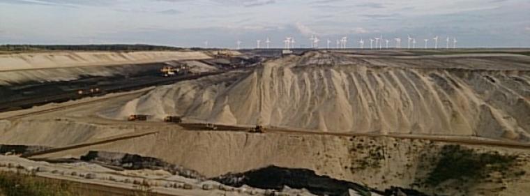 Enerige & Management > Kohlekraftwerk - Protestanten stellen sich gegen Braunkohleabbau
