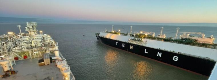 Enerige & Management > Erdgas - Erster LNG-Tanker macht in Wilhelmshaven fest
