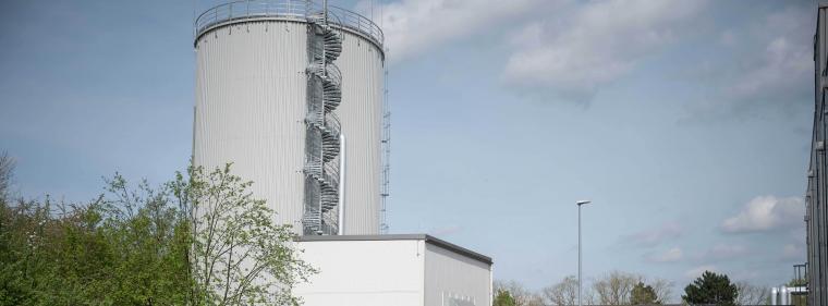 Enerige & Management > Wärmenetz - Rheinenergie nimmt Wärmespeicher in Betrieb