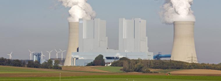 Enerige & Management > Unternehmen - RWE fordert Schadenersatz für Neurath-Verzögerung