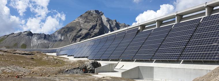 Enerige & Management > Photovoltaik - Solarstrom aus den Glarner Alpen