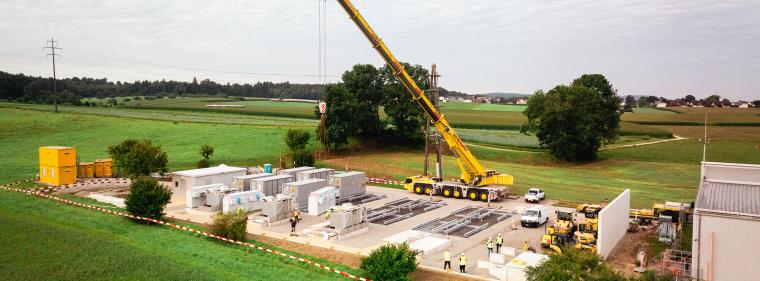 Enerige & Management > Stromspeicher - Von China in die Schweiz: Großbatterien auf dem Wasserweg