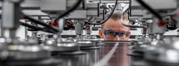 Enerige & Management > Auftrag - Norwegische Wafer für Schweizer Solarmodule in Sachsen