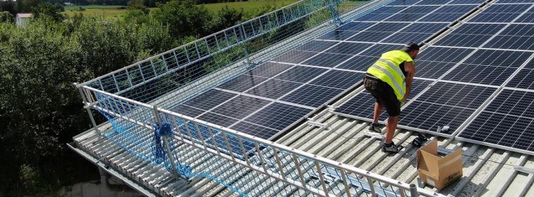 Enerige & Management > Photovoltaik - Solar-Strom für Biomasseheizkraftwerk