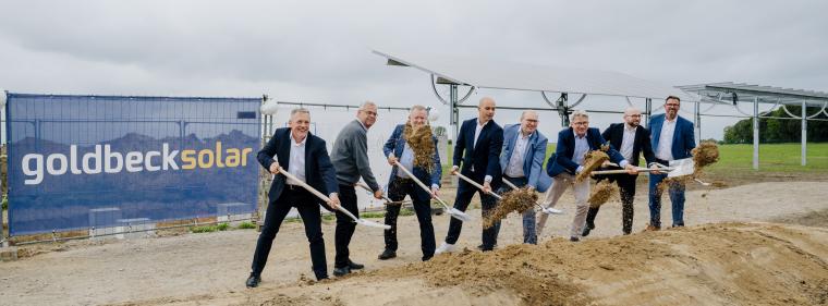 Enerige & Management > Regenerative - Photovoltaik und Ackerbau in Schönefeld vereint