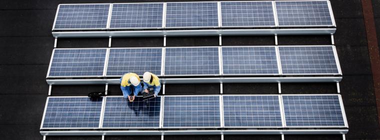 Enerige & Management > Photovoltaik - Solarkraftwerk auf Stahlwerksdächern 