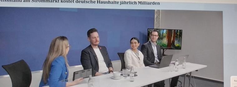 Enerige & Management > Strom - Bestandskunden stützen Neukunden-Geschäft mit 11 Milliarden Euro