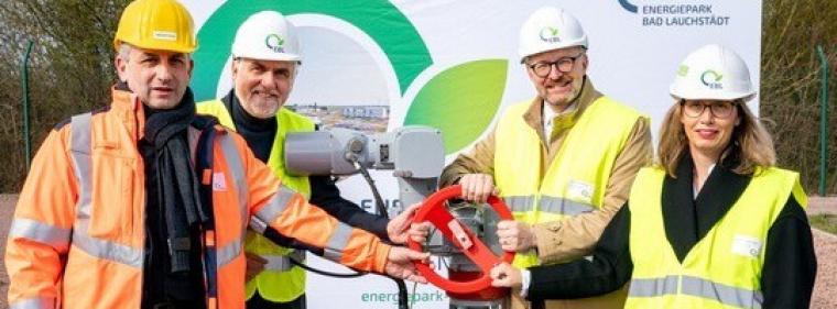 Enerige & Management > Wasserstoff - Erste Leitung im Energiepark Bad Lauchstädt befüllt