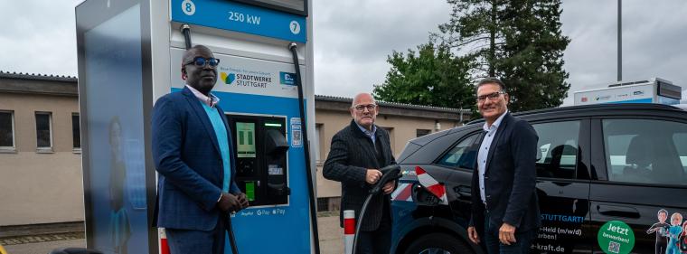 Enerige & Management > Elektromobilität - Stuttgarter Schnellladepark reicht das Niederspannungsnetz