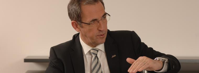 Enerige & Management > E&M Vor 20 Jahren - &bdquo;Mit dem heutigen Genehmigungsprozedere nicht zu haben&ldquo;