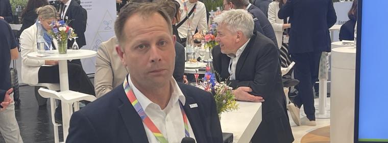 Enerige & Management > E-World 2025 - Iqony wirbt um Beteiligungen an Fernwärme-Netzen