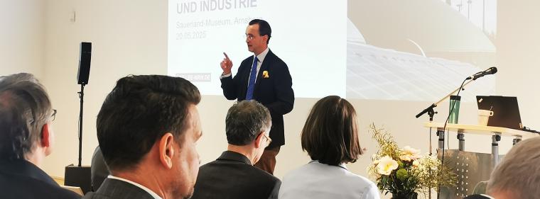 Enerige & Management > Veranstaltung - In Südwestfalen blüht die Windenergie allmählich auf
