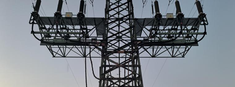 Enerige & Management > Stromnetz - Nach Brandanschlag: Haushaltskunden haben wieder Strom