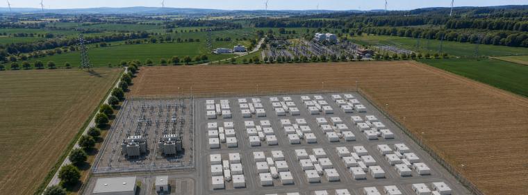Enerige & Management > Stromnetz - 400-MW-Batteriespeicher am Übertragungsnetz