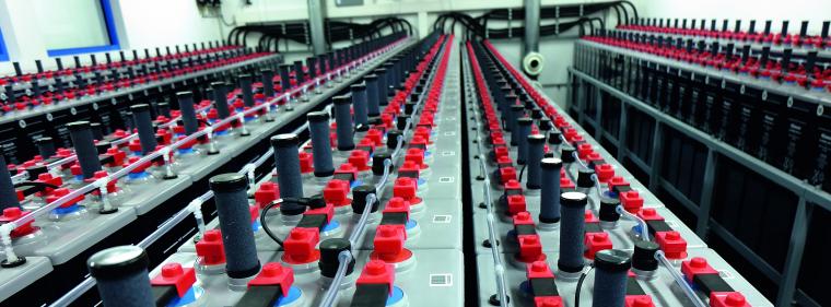 Enerige & Management > Stromspeicher - Großbatterie im technischen und kommerziellen Test
