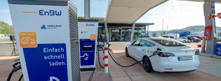 Enerige & Management > Elektrofahrzeuge - Härtetest für Ladesäulennetz an Autobahnen in den Ferien