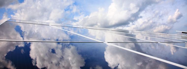 Enerige & Management > Photovoltaik - Solarstrom vom Weinberg