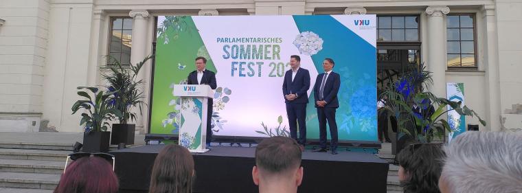 Enerige & Management > Veranstaltung - Umweltminister will Kommunalwirtschaft unterstützen