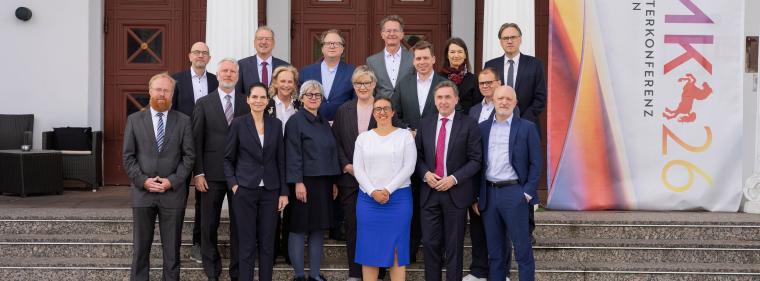 Enerige & Management > Politik - Länder verteidigen Energiewende gegen Bund