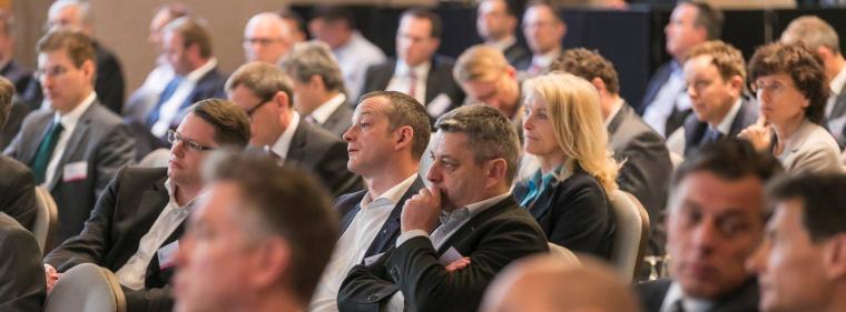 Enerige & Management > Stadtwerke-Tagung - Stadtwerke am Fliegenfänger
