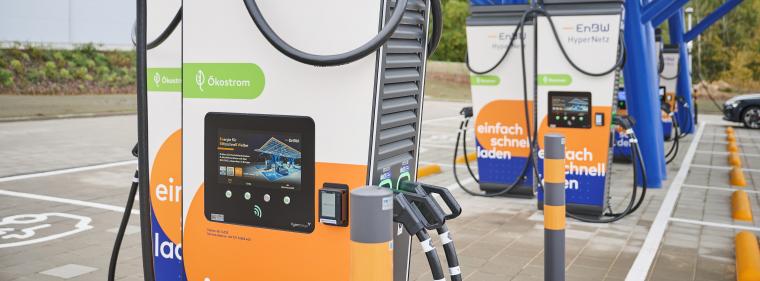 Enerige & Management > Elektromobilität - EnBW schickt KI an die Hotline für E-Auto-Fahrer
