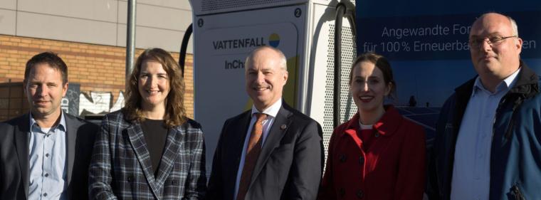 Enerige & Management > Elektromobilität - Jetzt tindern Stromversorger, Supermärkte und E-Flottenbetreiber