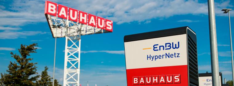 Enerige & Management > Elektrofahrzeuge - EnBW-Schnelllader an Bauhaus-Märkten