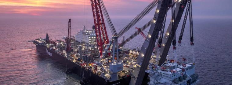Enerige & Management > Windkraft - Umspannplattformen für Windpark Gennaker installiert