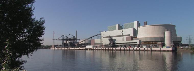 Enerige & Management > Kohlekraftwerke - Kesselhäuser des Kraftwerks Moorburg werden gesprengt
