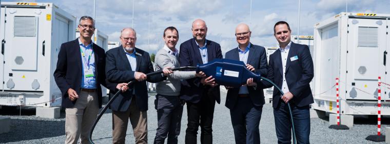 Enerige & Management > Stromspeicher - Batteriespeicher mit über 100 MW Leistung nun offiziell am Netz