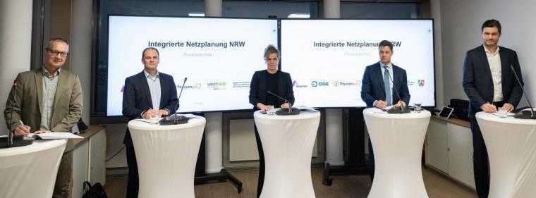 Enerige & Management > Stromnetz - Netzbetreiber in NRW planen gemeinsam