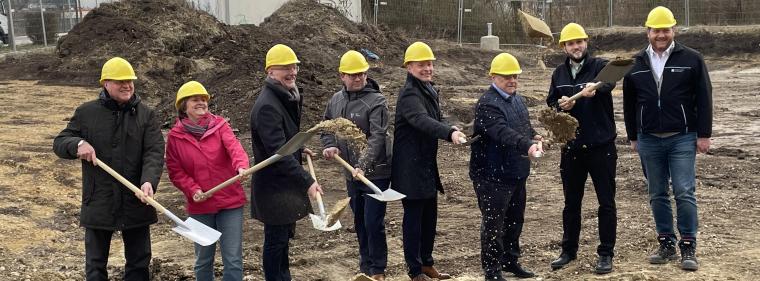 Enerige & Management > Wärmenetz - Spatenstich für breiten grünen Wärmemix