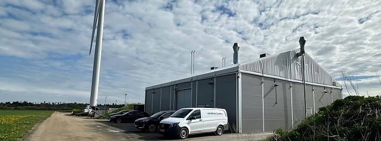 Enerige & Management > Wasserstoff - Windkraftanlage direkt mit zwei Elektrolyseuren verbunden