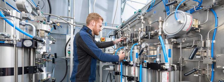 Enerige & Management > Wasserstoff - Tüv Süd eröffnet Wasserstoff-Prüflabor in Garching